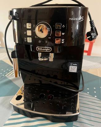 De'Longhi Magnifica S ECAM 21116B – Macchina caffe