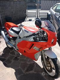 Yamaha FZR 1000