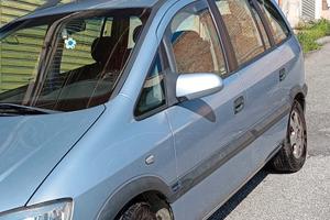 Unico proprietario Vende  Zafira elegance cc 2000