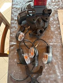 Portatarga  e frecce  Yamaha MT09