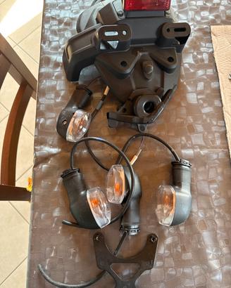 Portatarga  e frecce  Yamaha MT09