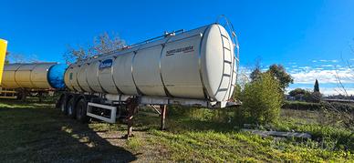 SEMIRIMORCHIO TRASPORTO LIQUIDI ALIMENTARI