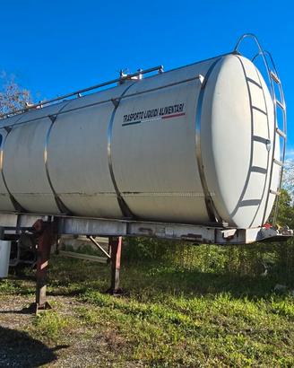 SEMIRIMORCHIO TRASPORTO LIQUIDI ALIMENTARI