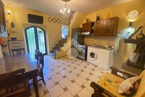 CASA INDIPENDENTE A MONTEFIASCONE