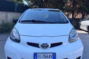 Toyota Aygo 1.0 12V VVT-i 5 porte Sol Connect