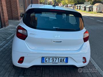 Hyundai i10 in allestimento Connect cambio automat