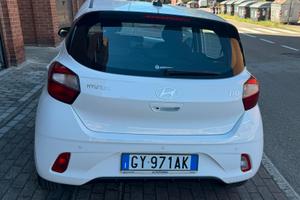 Hyundai i10 in allestimento Connect cambio automat