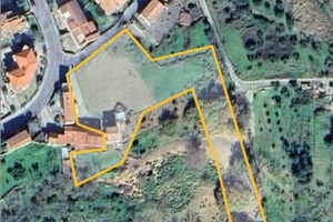 Spazio per deposito o parcheggio