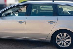 VOLKSWAGEN PASSAT 7° SERIE PRONTA DA GUIDARE