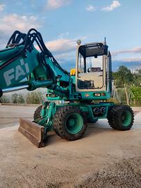 Escavatore gommato Fai 410