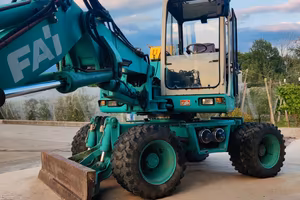 Escavatore gommato Fai 410