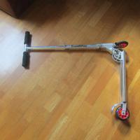 Monopattino pieghevole in alluminio