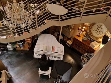 pianoforte mezza coda bianco