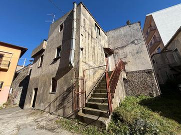 CASA SEMINDIPENDENTE A GRISOLIA