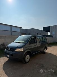Volkswagen Transporter caravelle 9 posti