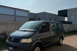 Volkswagen Transporter caravelle 9 posti