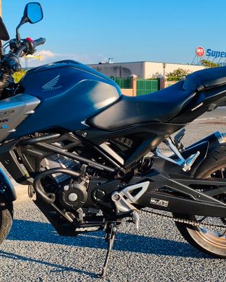 Honda CB125R 2021 19000km