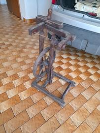 filatoio antico in legno 