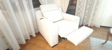 poltrona di poltrone e sofà 