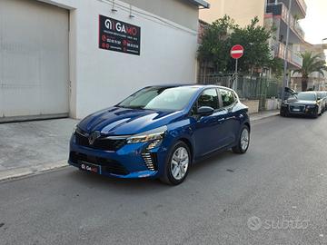 RENAULT CLIO HYBRID R-TECH 145CV 5200KM