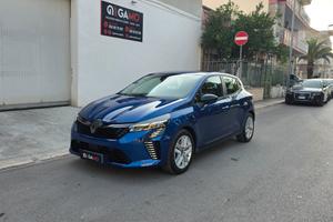RENAULT CLIO HYBRID R-TECH 145CV 5200KM