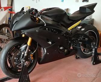 Yamaha r6 pronto pista