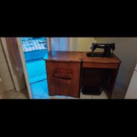 Macchina da cucire Singer 15k Vintage con mobile  