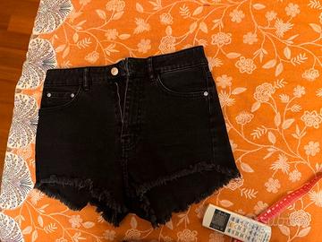 Zara: shorts neri