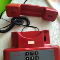 Telefono fisso rosso