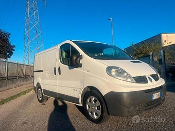 Renault trafic 2.0 dci