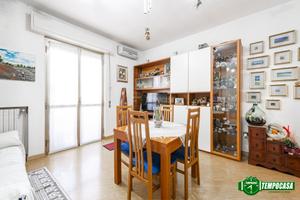 TRILOCALE RISTRUTTURATO OLTRE SERVIZI E SOTTOTETTO