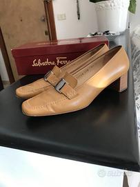 Scarpe pelle colore crema Ferragamo