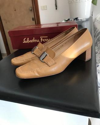 Scarpe pelle colore crema Ferragamo