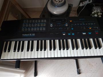 tastiera keyboard elettrica Roland e-12