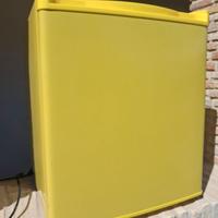 Minifrigo giallo marca Sirge