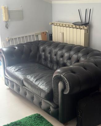 Divano 2 posti stile Chesterfield in vera pelle