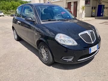 Lancia Y