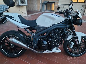 TRIUMPH SPEED TRIPLE 1050