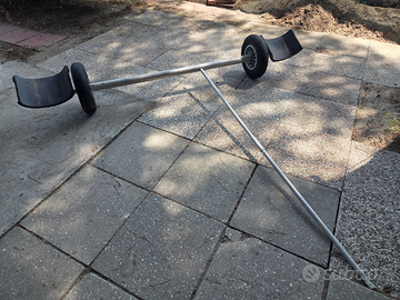 Carrello catamarano