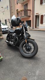 moto Guzzi v9 bobber 
