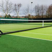 Campo sintetico calcetto tennis perfetto