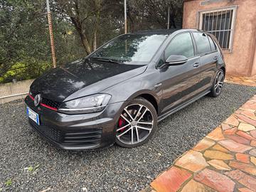 Volkswagen Golf 2.0 TDI DSG 5p. Highline BlueMotio