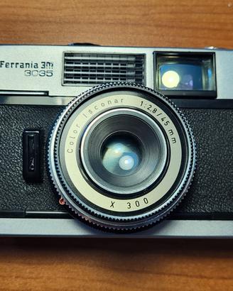 Macchina fotografica vintage Ferrania 3M 3035