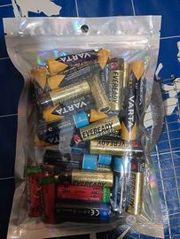 sachetto di batterie usate AA