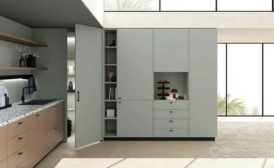 Cucina su Disegno 3 Colonne Top HPL L. 440cm
