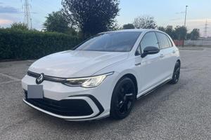 VOLKSWAGEN GOLF 8 R-LINE