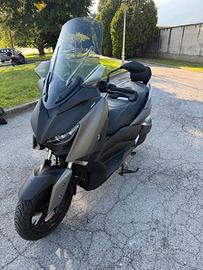 Yamaha X-Max 300
