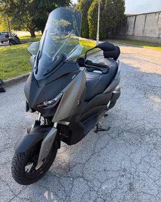 Yamaha X-Max 300