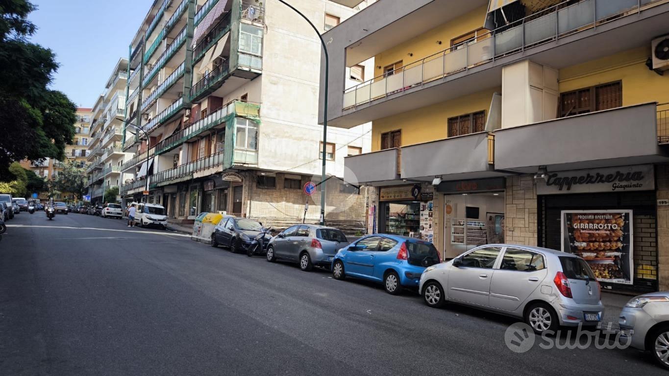 NEGOZIO A NAPOLI - Altro