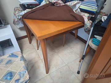 Mobile sala con tavolo e 4 sedie 